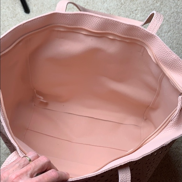 Bath & Body tote - Picture 3 of 6